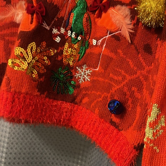 NEW CHRISTMAS SWEATER - Picture 3 of 4